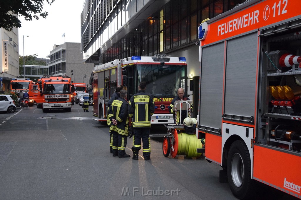 Feuer 2 WDR Koeln Altstadt Nord An der Rechtschule P131.JPG - Miklos Laubert